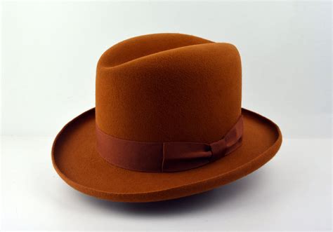 Oranfe wtch hat